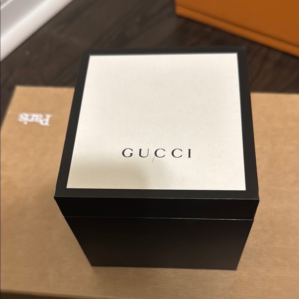 Gucci Black Watch/ jewelry Box